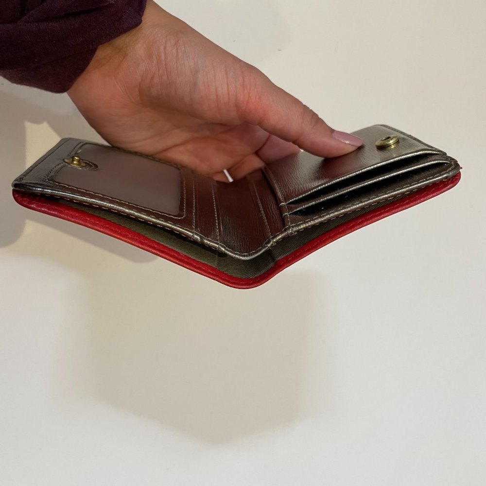 Red Compact Fossil Wallet - Picture 7 of 9